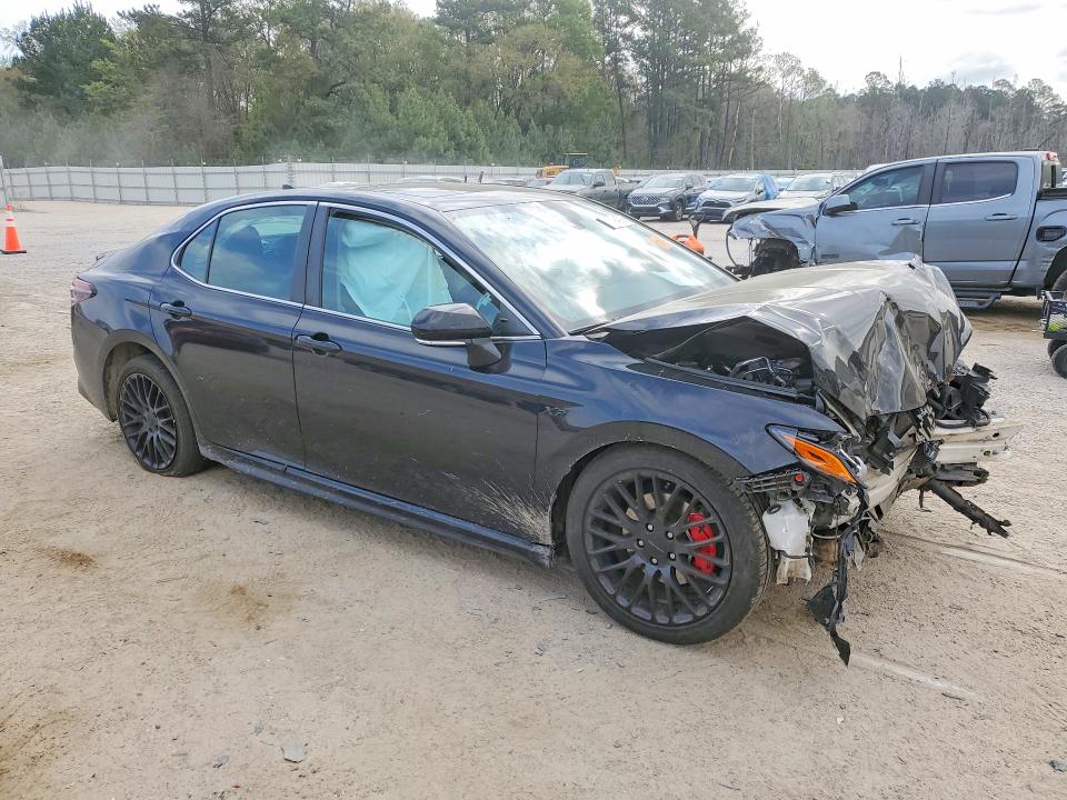 47494926 :رقم المزاد ، 4T1T11AK2NU694637 vin ، 2022 Toyota Camry مزاد بيع