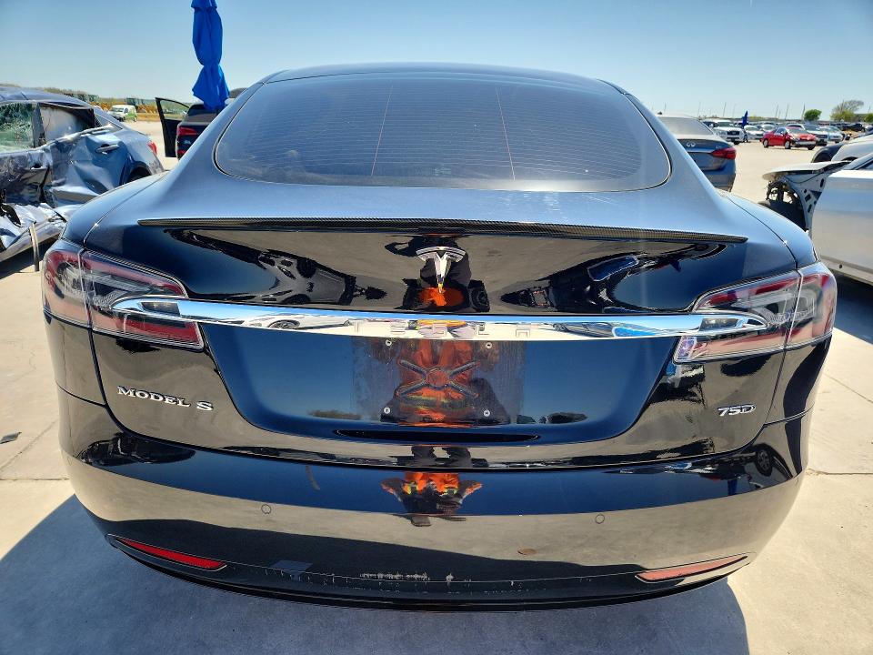 2018 Tesla Model S მანქანა იყიდება აუქციონზე, vin: 5YJSA1E21JF275577, აუქციონის ნომერი: 45861036