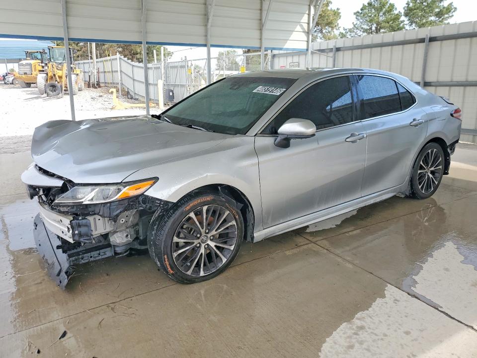 46519146 :رقم المزاد ، 4T1G11AK5LU889596 vin ، 2020 Toyota Camry مزاد بيع
