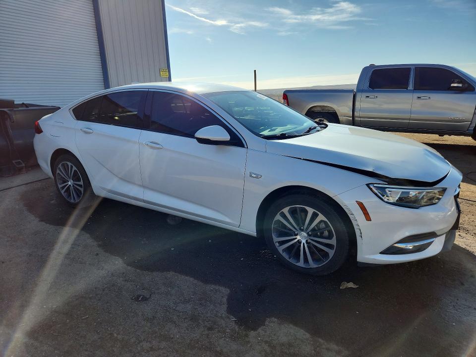 45527426 :رقم المزاد ، W04GN6SX2J1067556 vin ، 2018 Buick Regal مزاد بيع
