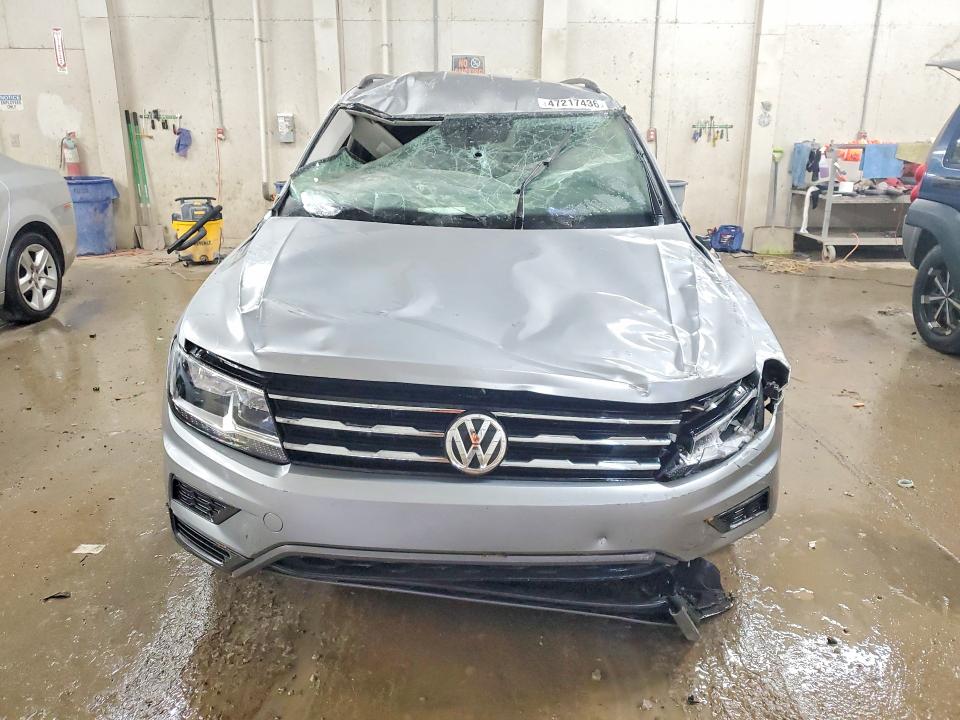 47217436 :رقم المزاد ، 3VV0B7AX0MM112350 vin ، 2021 Volkswagen Tiguan مزاد بيع