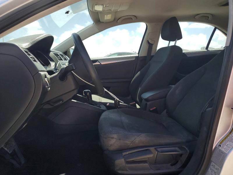 42035956 :رقم المزاد ، 3VWD17AJ8FM218138 vin ، 2015 Volkswagen Jetta مزاد بيع