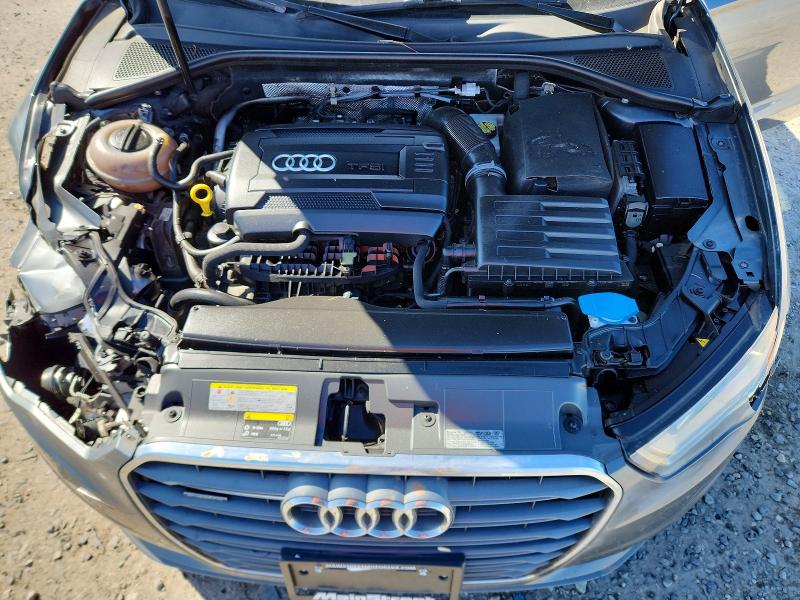 46690486 :رقم المزاد ، WAUBFGFF4F1001891 vin ، 2015 Audi A3 مزاد بيع