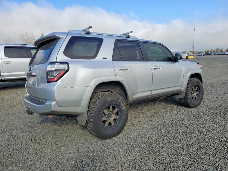 2018 Toyota 4runner მანქანა იყიდება აუქციონზე, vin: JTEBU5JR0J5536065, აუქციონის ნომერი: 47431746