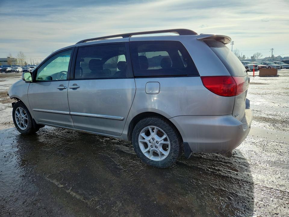 Продажа на аукционе авто 2006 Toyota Sienna, vin: 5TDBA22CX6S064903, номер лота: 79224325