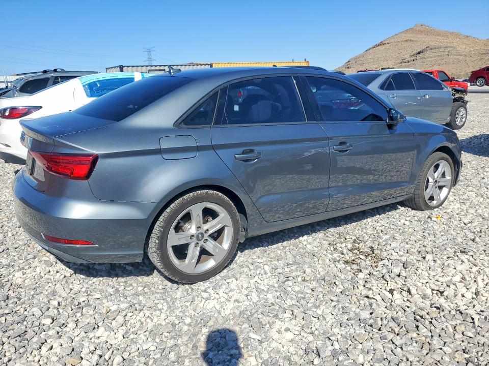 42009066 :رقم المزاد ، WAUAUGFF2J1022832 vin ، 2018 Audi A3 مزاد بيع