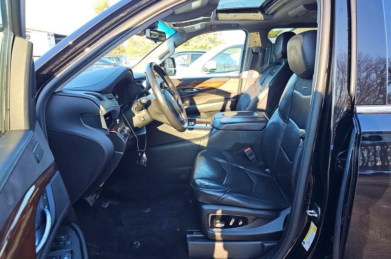 41906066 :رقم المزاد ، 1GYS4JKJ7JR335854 vin ، 2018 Cadillac Escalade مزاد بيع
