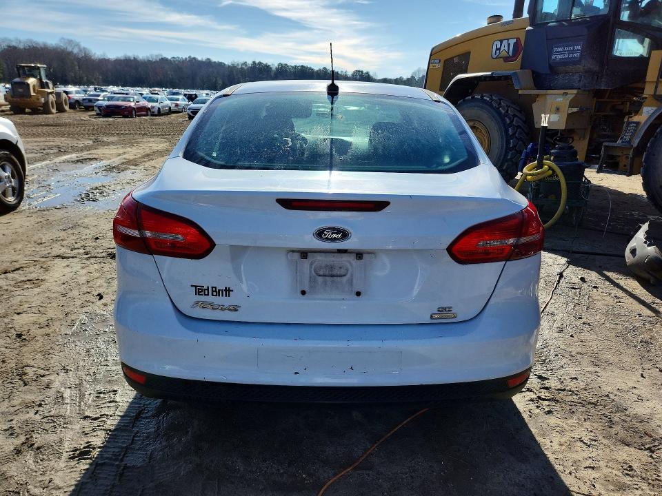 48712086 :رقم المزاد ، 1FADP3FE8JL282167 vin ، 2018 Ford Focus مزاد بيع