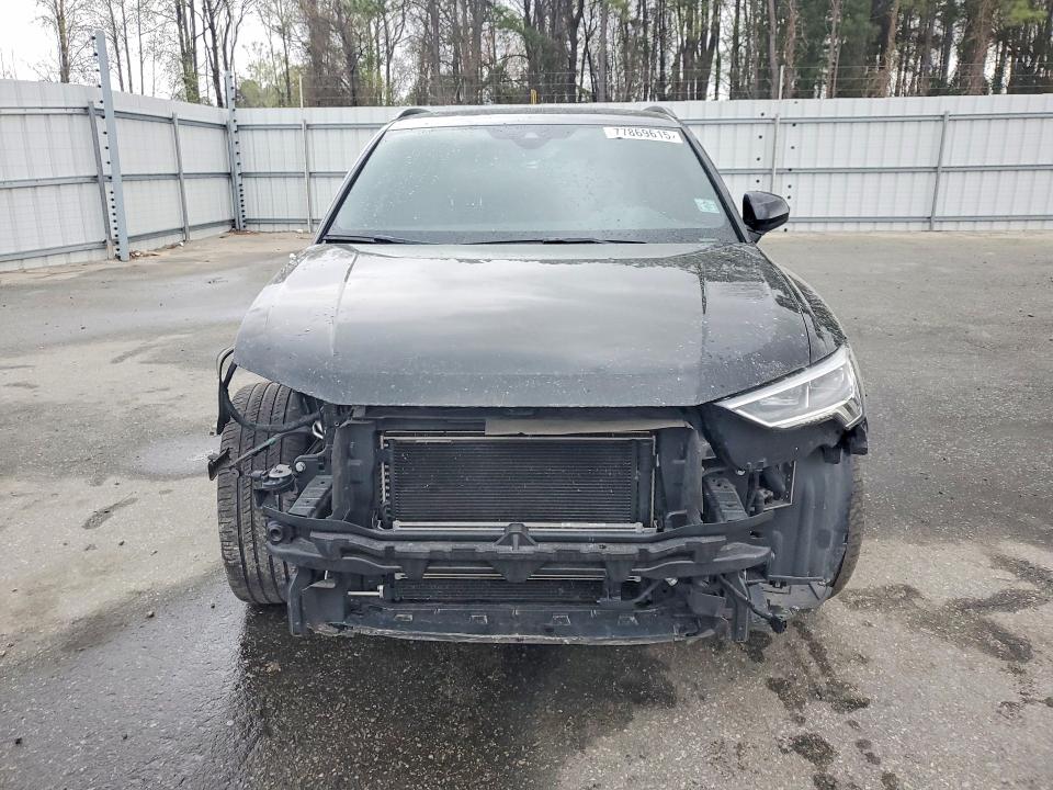 77869615 :رقم المزاد ، WA1EECF36M1021231 vin ، 2021 Audi Q3 مزاد بيع