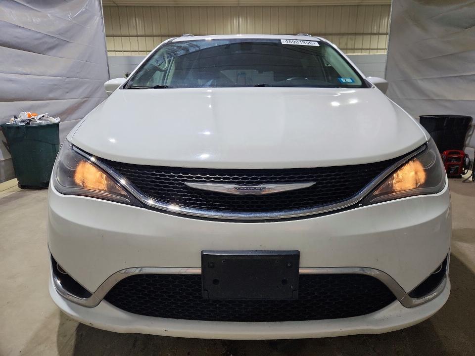 Продажа на аукционе авто 2018 Chrysler Pacifica, vin: 2C4RC1BGXJR143981, номер лота: 46901996