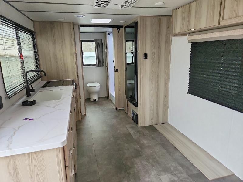 47106176 :رقم المزاد ، 4X4TWDY22SY102889 vin ، 2025 Foresriver Wildwood Towables مزاد بيع