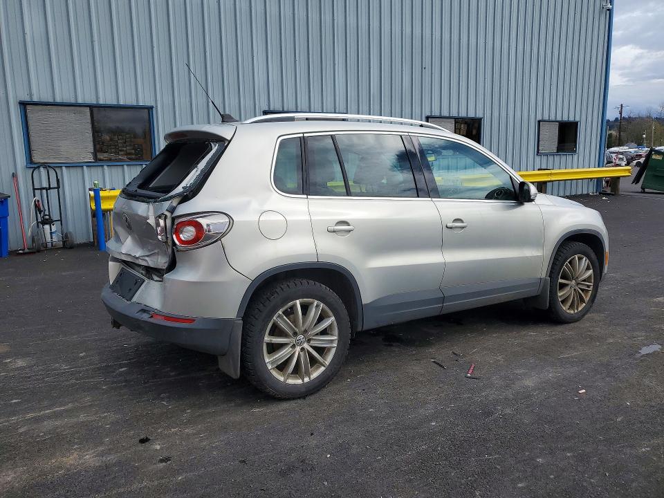 Продаж на аукціоні авто 2011 Volkswagen Tiguan, vin: WVGBV7AX2BW513941, номер лоту: 48090656