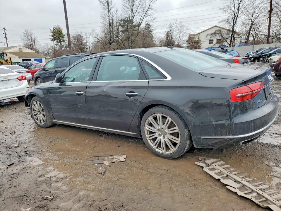 79644945 :رقم المزاد ، WAU32AFD7FN040933 vin ، 2015 Audi A8 مزاد بيع