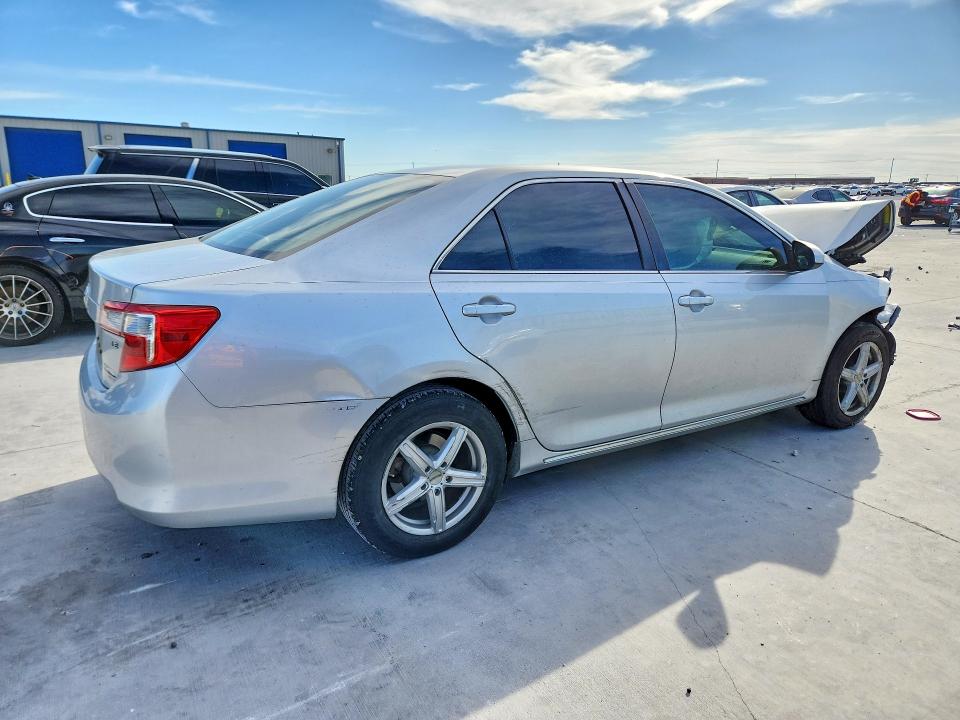 46656286 :رقم المزاد ، 4T4BF1FK8ER442886 vin ، 2014 Toyota Camry مزاد بيع