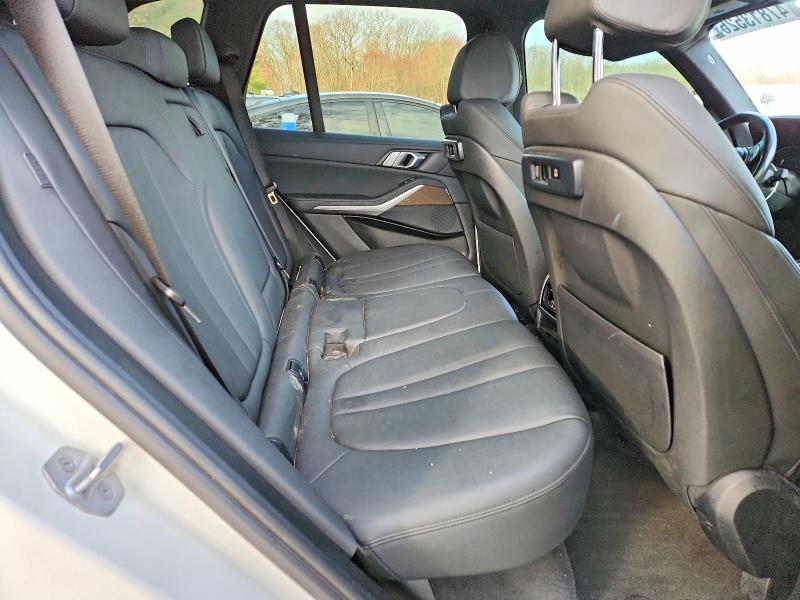 47813526 :رقم المزاد ، 5UXCR6C06M9E85605 vin ، 2021 Bmw X5 مزاد بيع