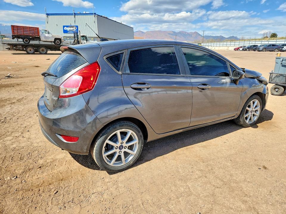 47028926 :رقم المزاد ، 3FADP4EJ3HM122520 vin ، 2017 Ford Fiesta مزاد بيع