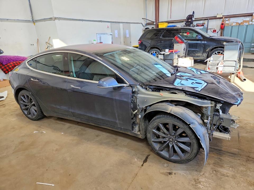 41596706 :رقم المزاد ، 5YJ3E1EA2JF028861 vin ، 2018 Tesla Model 3 مزاد بيع