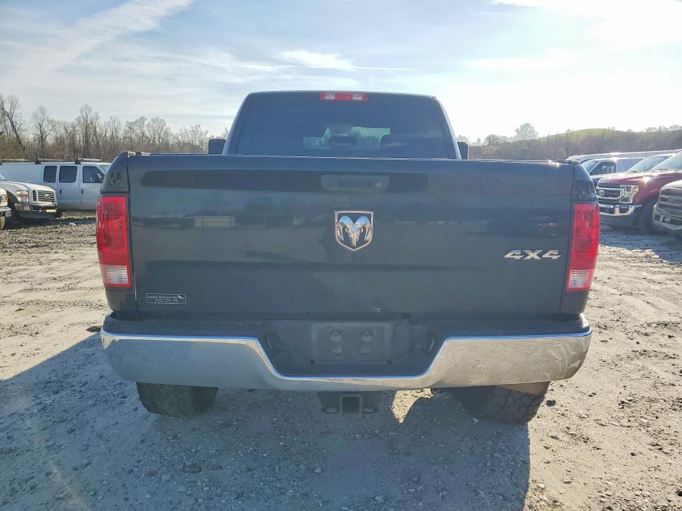 45574346 :رقم المزاد ، 3C6UR5CL9JG340830 vin ، 2018 Ram 2500 مزاد بيع