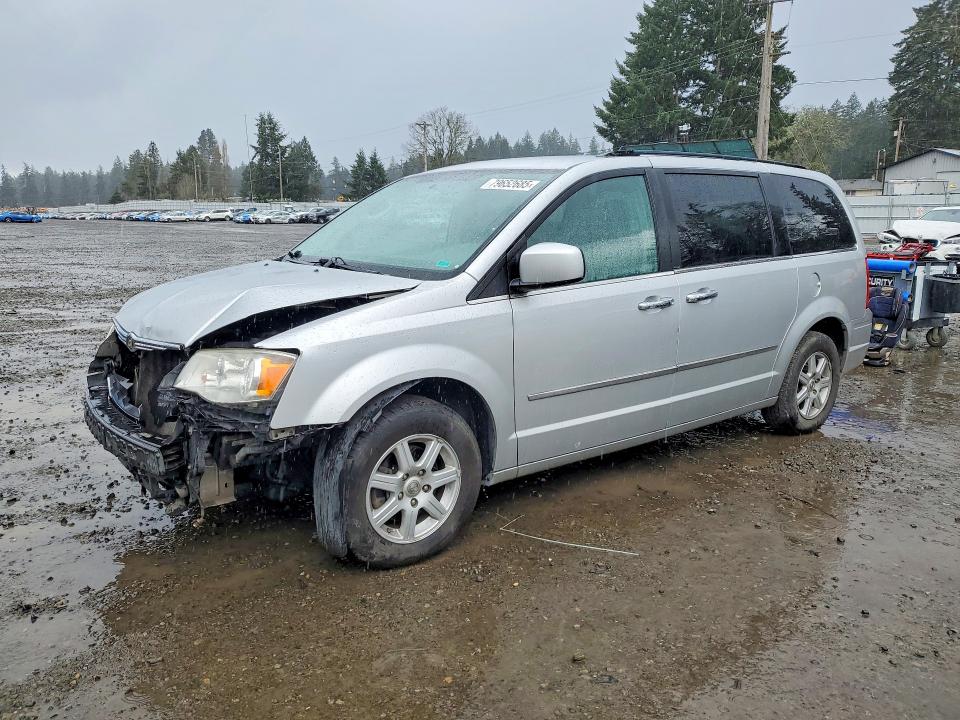 79652685 :رقم المزاد ، 2A4RR5D11AR346458 vin ، 2010 Chrysler Town & Country مزاد بيع