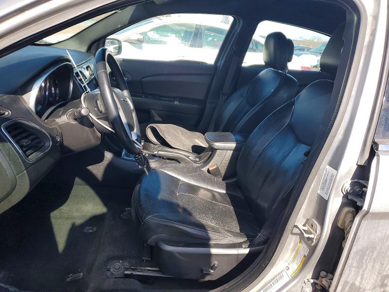 41743026 :رقم المزاد ، 1C3CCBCG6DN739296 vin ، 2013 Chrysler 200 مزاد بيع