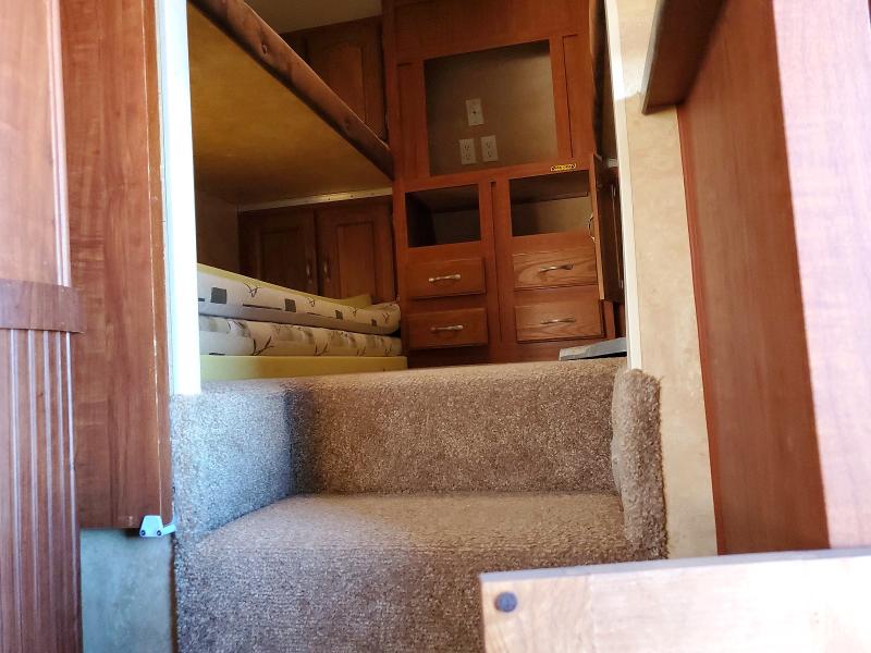41773576 :رقم المزاد ، 1UJCJ0BSXB1PH0336 vin ، 2011 Jay Recreational Vehicle (rv) مزاد بيع