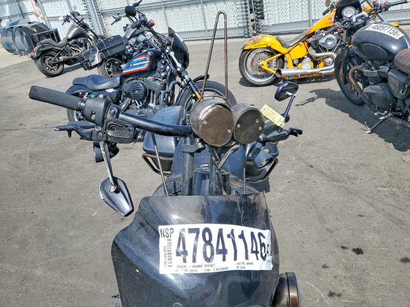 47841146 :رقم المزاد ، 1HD1KVC62HB674418 vin ، 2017 Harley Davidson Flhrxs مزاد بيع