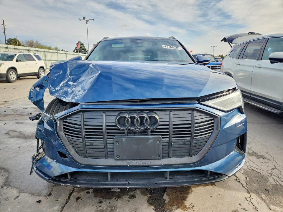 47748036 :رقم المزاد ، WA1VABGE3KB021877 vin ، 2019 Audi E-tron مزاد بيع