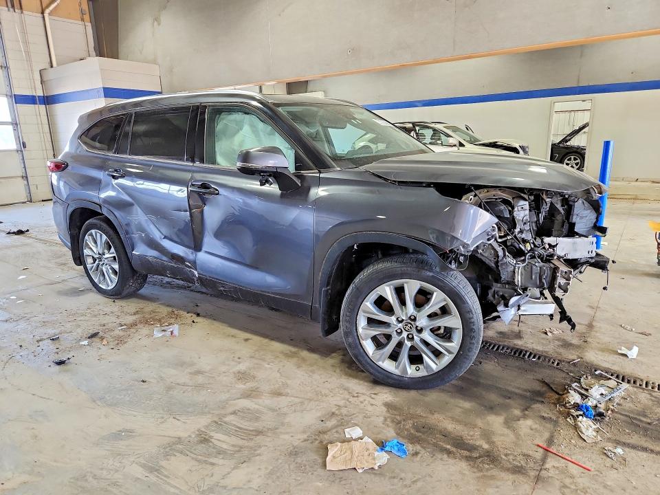 Продажа на аукционе авто 2020 Toyota Highlander, vin: 5TDDZRBH7LS036963, номер лота: 46994876