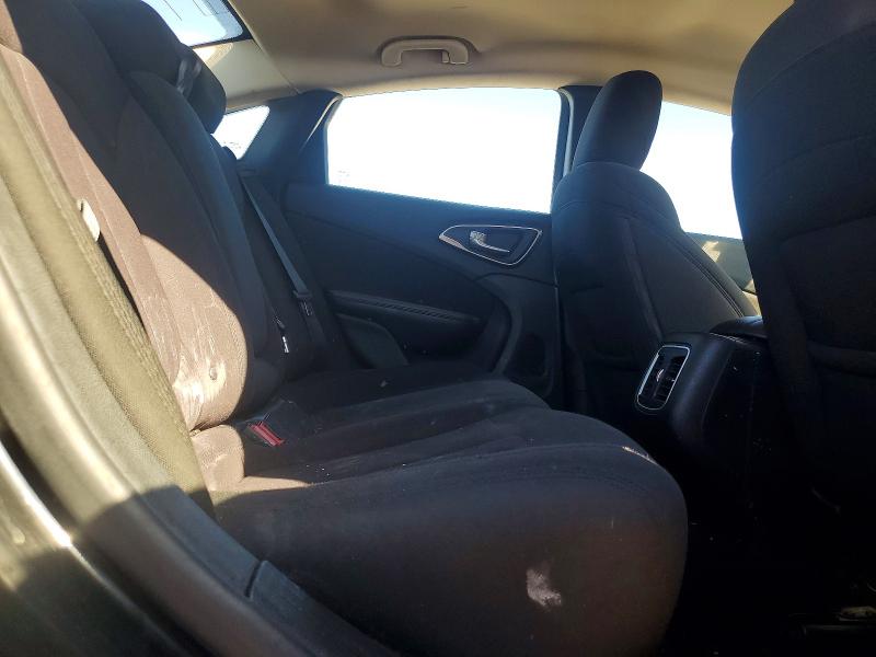 79032895 :رقم المزاد ، 1C3CCCAB1FN672882 vin ، 2015 Chrysler 200 مزاد بيع