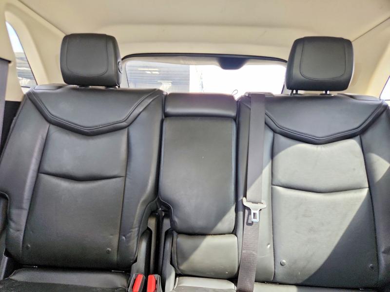 48104176 :رقم المزاد ، 1GYKNDRS1HZ304588 vin ، 2017 Cadillac Xt5 مزاد بيع