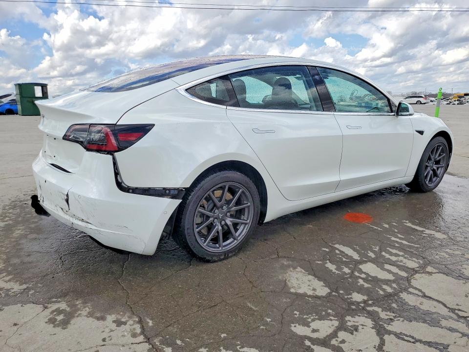 Продажа на аукционе авто 2018 Tesla Model 3, vin: 5YJ3E1EA1JF153219, номер лота: 78513915