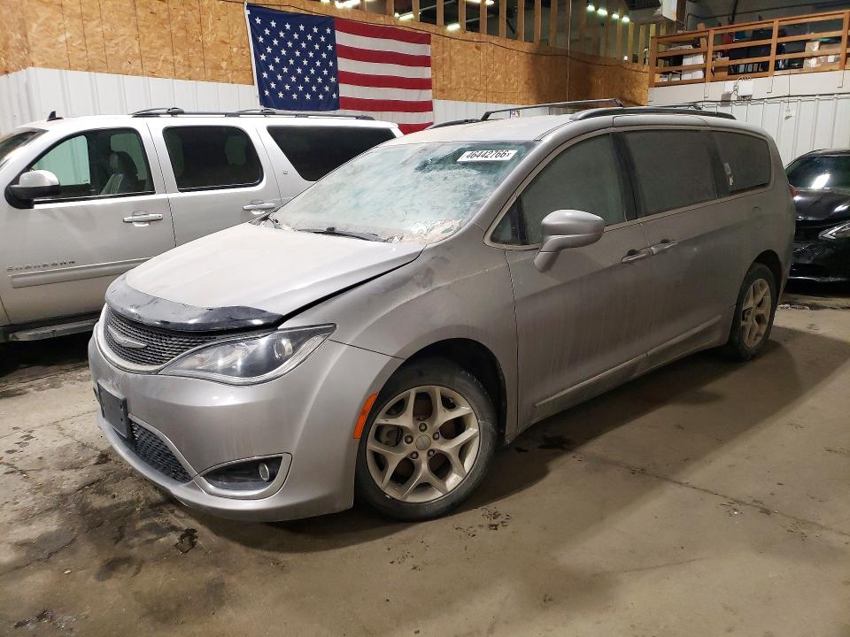46442766 :رقم المزاد ، 2C4RC1BG6HR668689 vin ، 2017 Chrysler Pacifica مزاد بيع