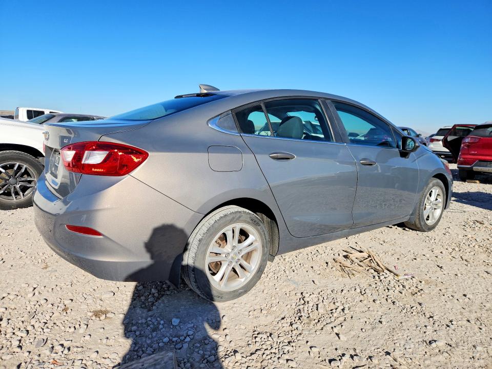 46064056 :رقم المزاد ، 1G1BE5SM4H7163057 vin ، 2017 Chevrolet Cruze مزاد بيع