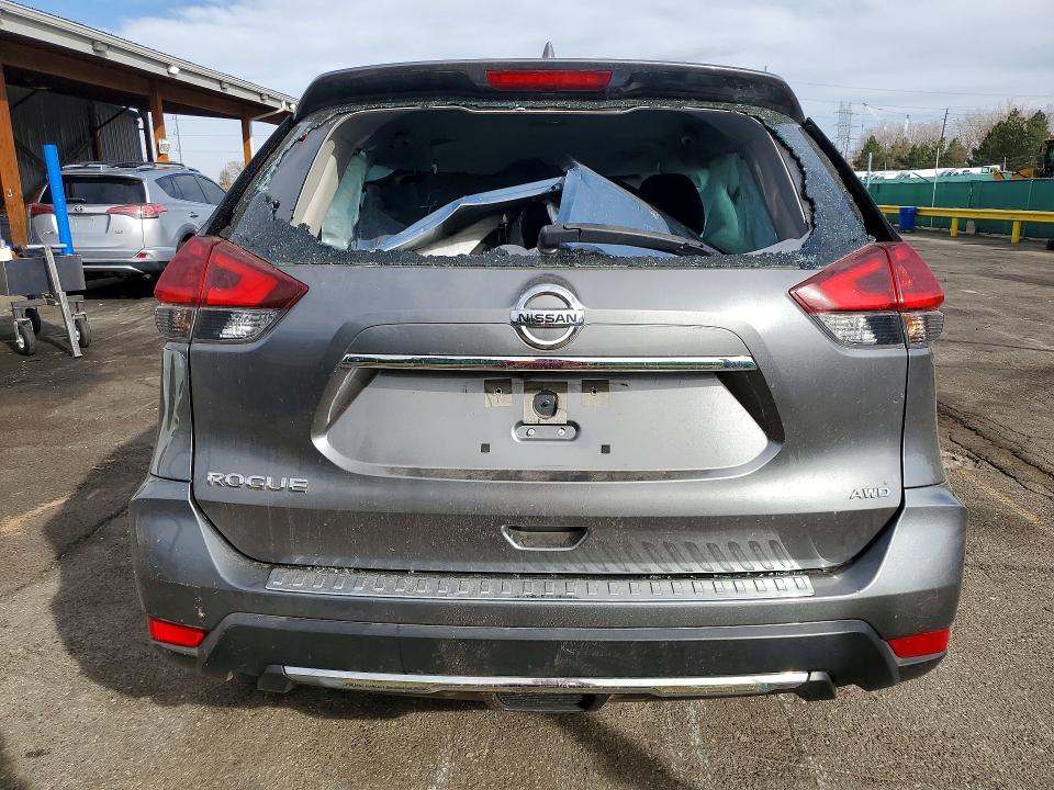 2018 Nissan Rogue მანქანა იყიდება აუქციონზე, vin: JN8AT2MV3JW327931, აუქციონის ნომერი: 79768045