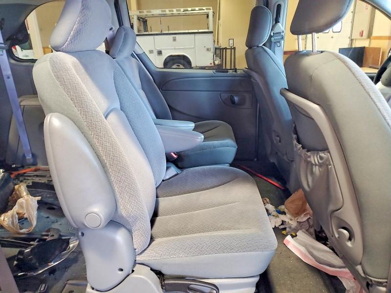 2005 Chrysler Town & Country მანქანა იყიდება აუქციონზე, vin: 1C4GP45R65B438302, აუქციონის ნომერი: 79495795