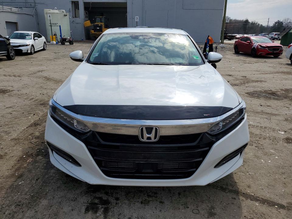 47869166 :رقم المزاد ، 1HGCV1F59JA126622 vin ، 2018 Honda Accord مزاد بيع