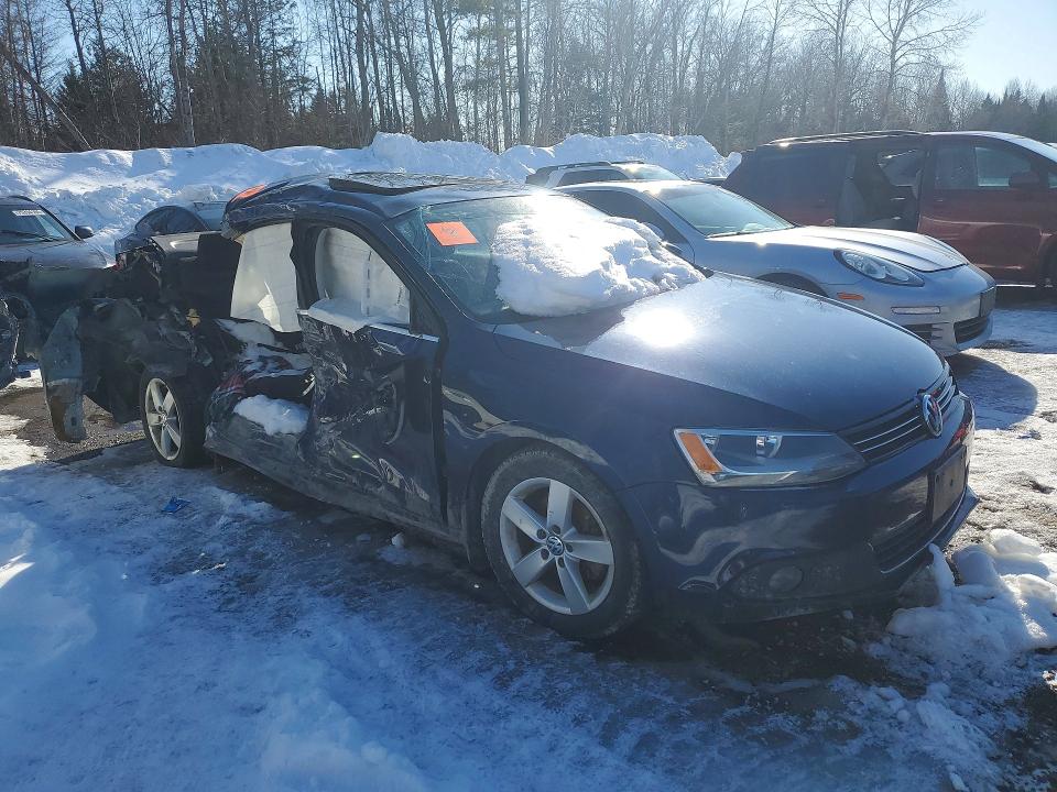 78101765 :رقم المزاد ، 3VWDL7AJ2EM377682 vin ، 2014 Volkswagen Jetta مزاد بيع