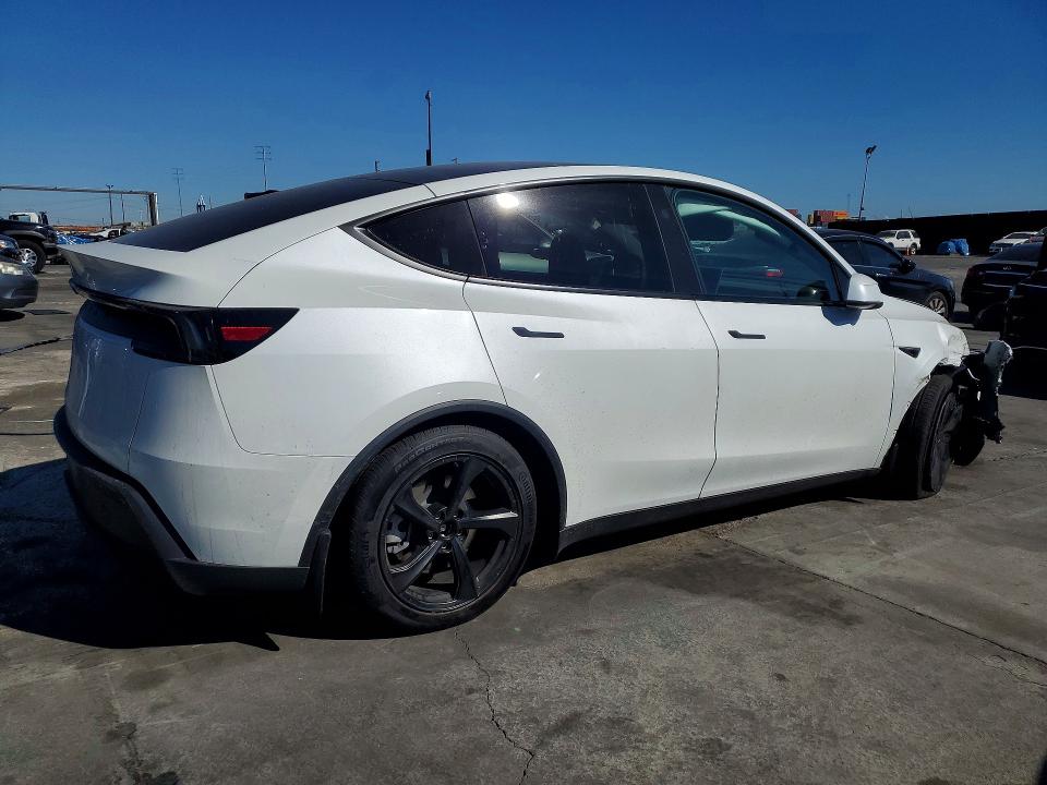 46723296 :رقم المزاد ، 7SAYGDED0TF411649 vin ، 2026 Tesla Y مزاد بيع