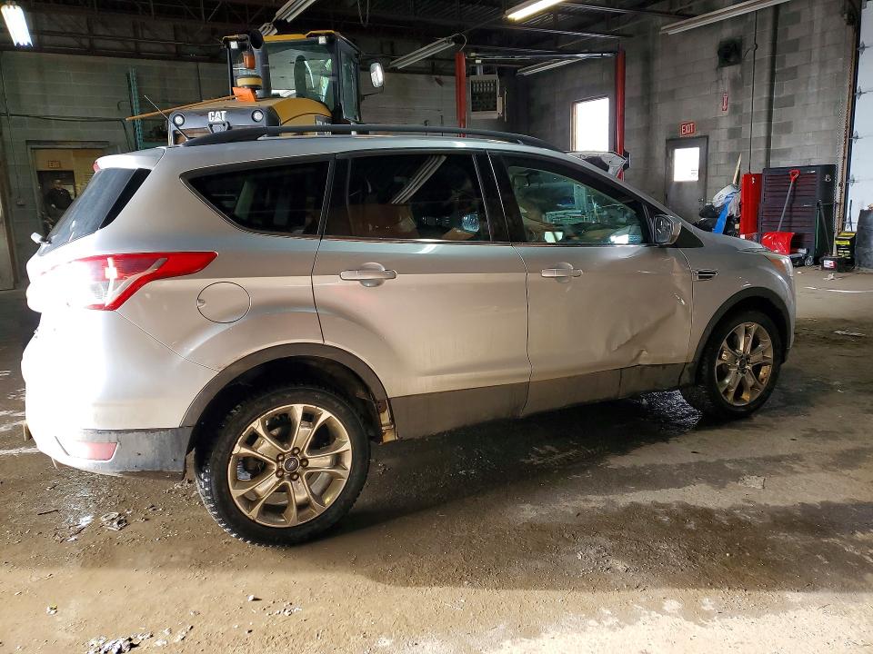 2015 Ford Escape მანქანა იყიდება აუქციონზე, vin: 1FMCU9G92FUC45681, აუქციონის ნომერი: 41875996