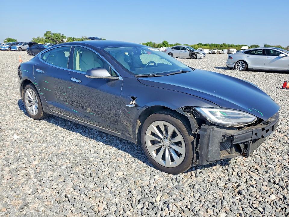 2018 Tesla Model S მანქანა იყიდება აუქციონზე, vin: 5YJSA1E22JF268377, აუქციონის ნომერი: 47772466