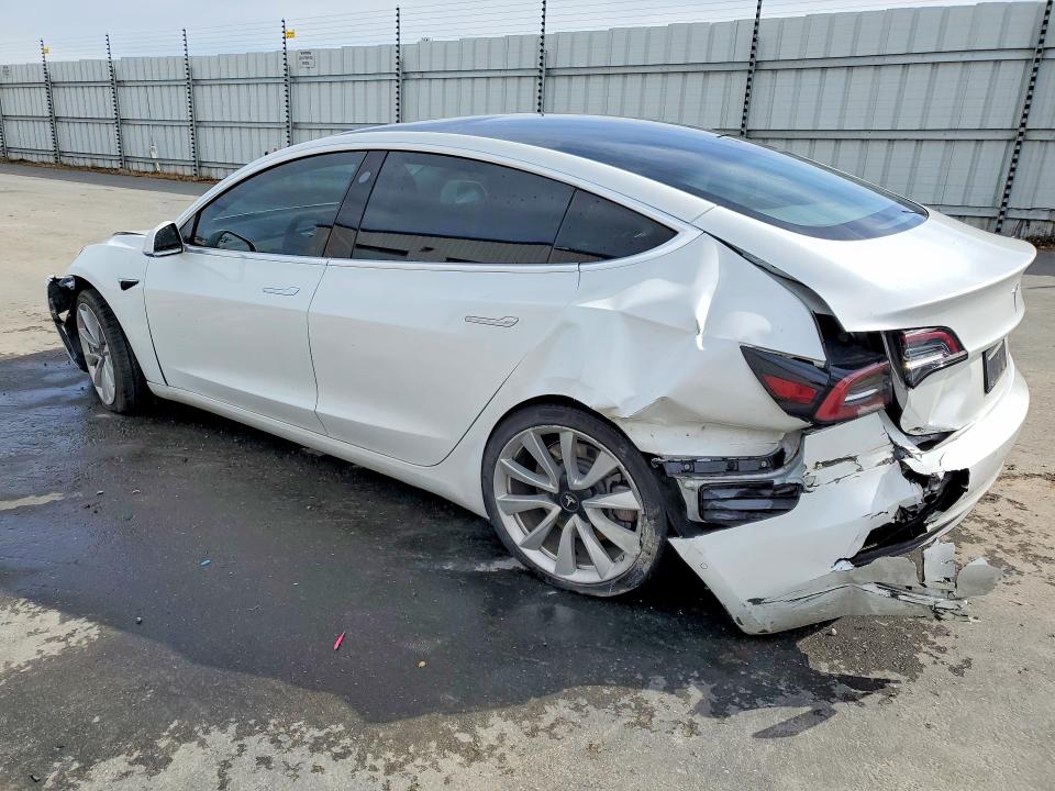 41811826 :رقم المزاد ، 5YJ3E1EA8LF802470 vin ، 2020 Tesla Model 3 مزاد بيع