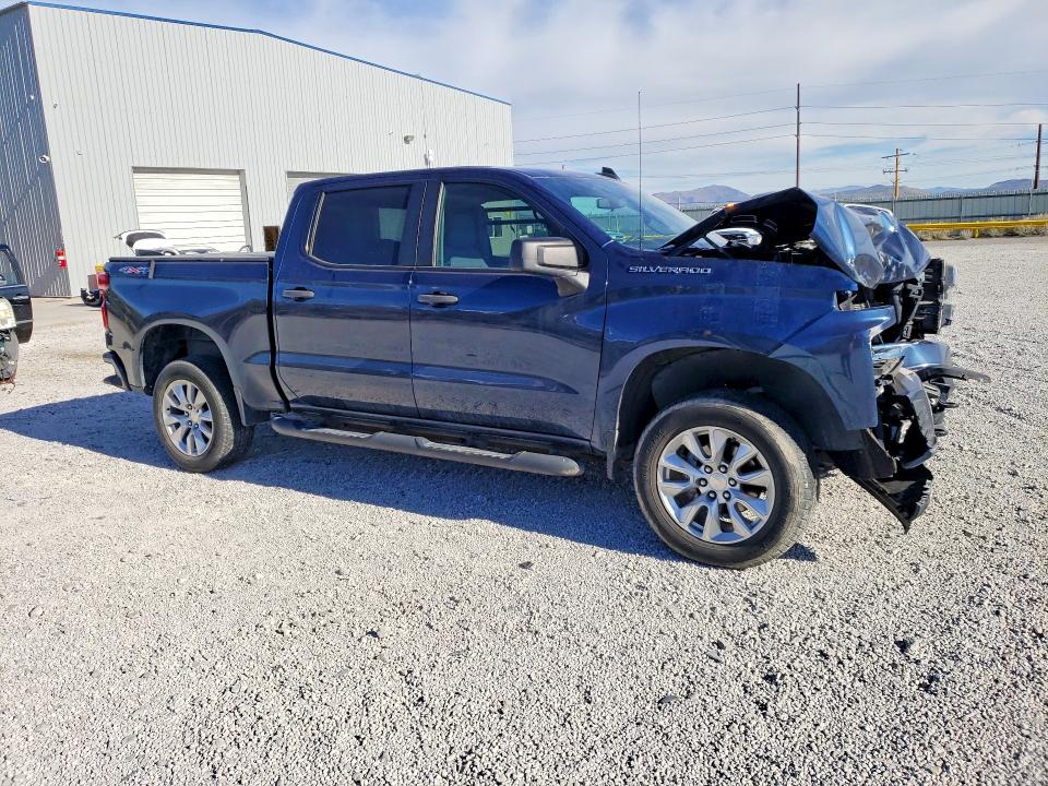 Auction sale of the 2021 Chevrolet Silverado, vin: 1GCUYBEF0MZ105058, lot number: 45795866