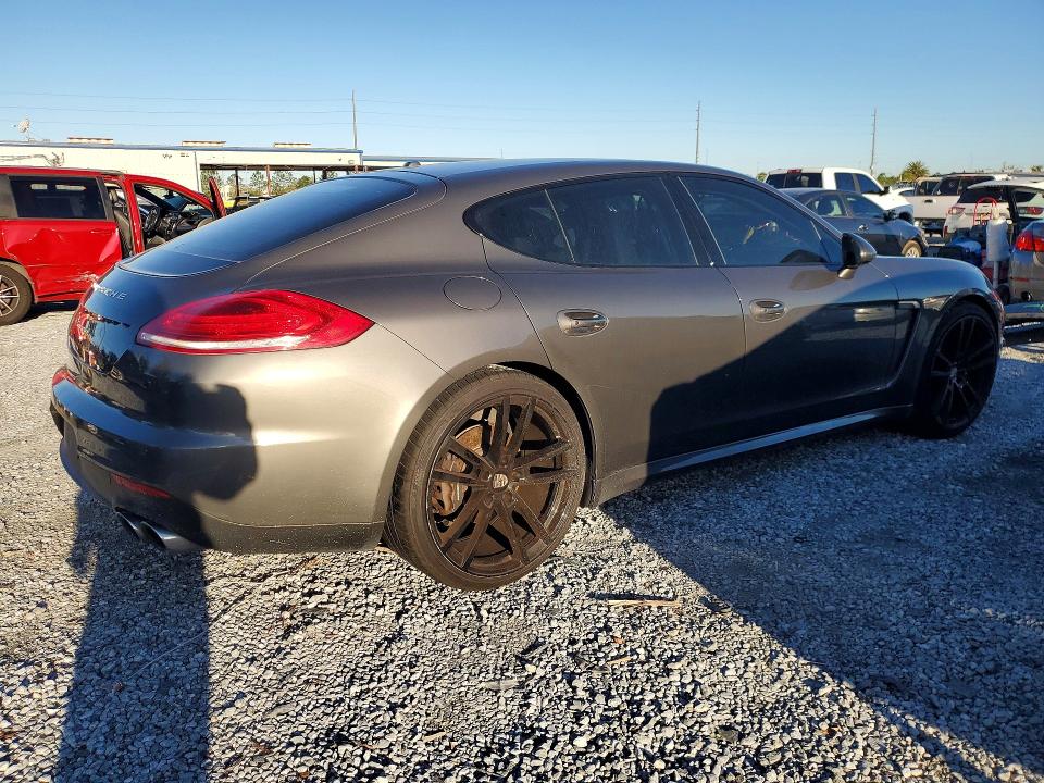 46084306 :رقم المزاد ، WP0AA2A70GL004289 vin ، 2016 Porsche Panamera مزاد بيع