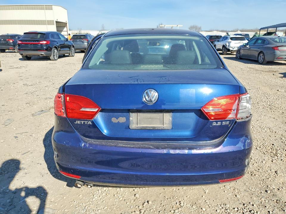 46812206 :رقم المزاد ، 3VWDX7AJ1BM095839 vin ، 2011 Volkswagen Jetta مزاد بيع