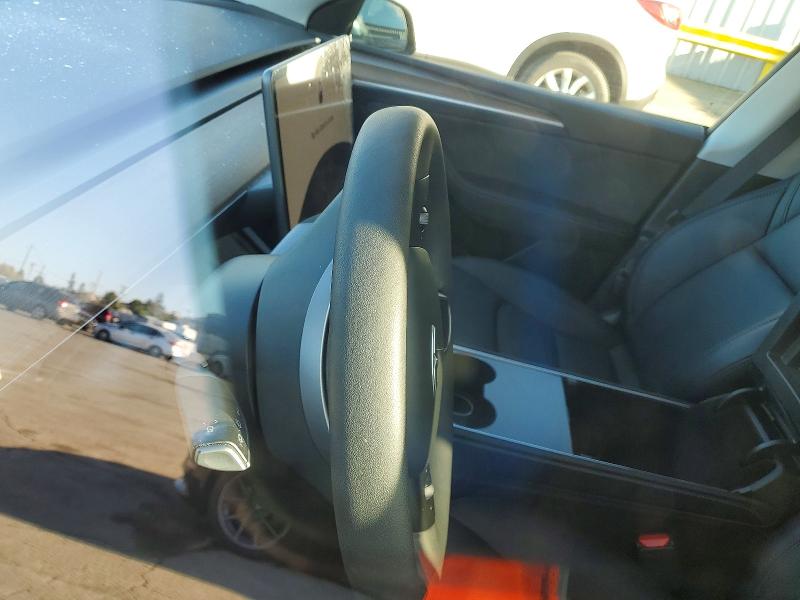 42011456 :رقم المزاد ، 7SAYGDEF7PF712412 vin ، 2023 Tesla Model Y مزاد بيع