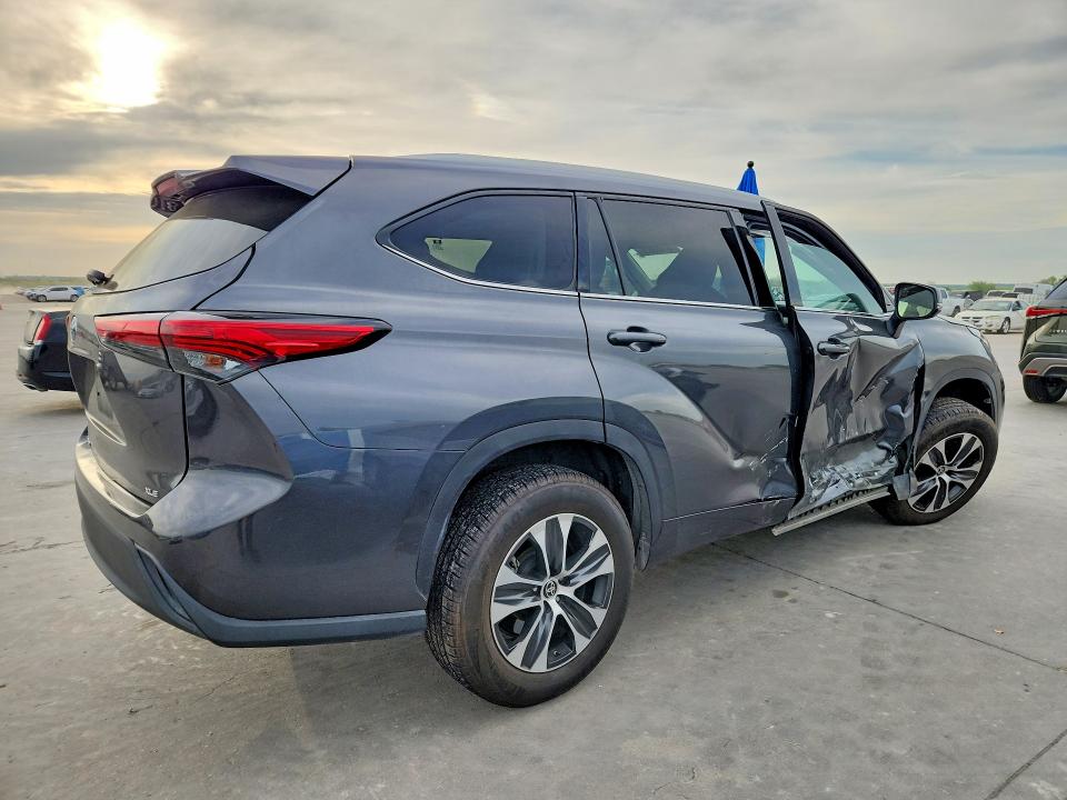 Aukcja sprzedaży 2021 Toyota Highlander, vin: 5TDGZRAH0MS516083, numer aukcji: 47463836