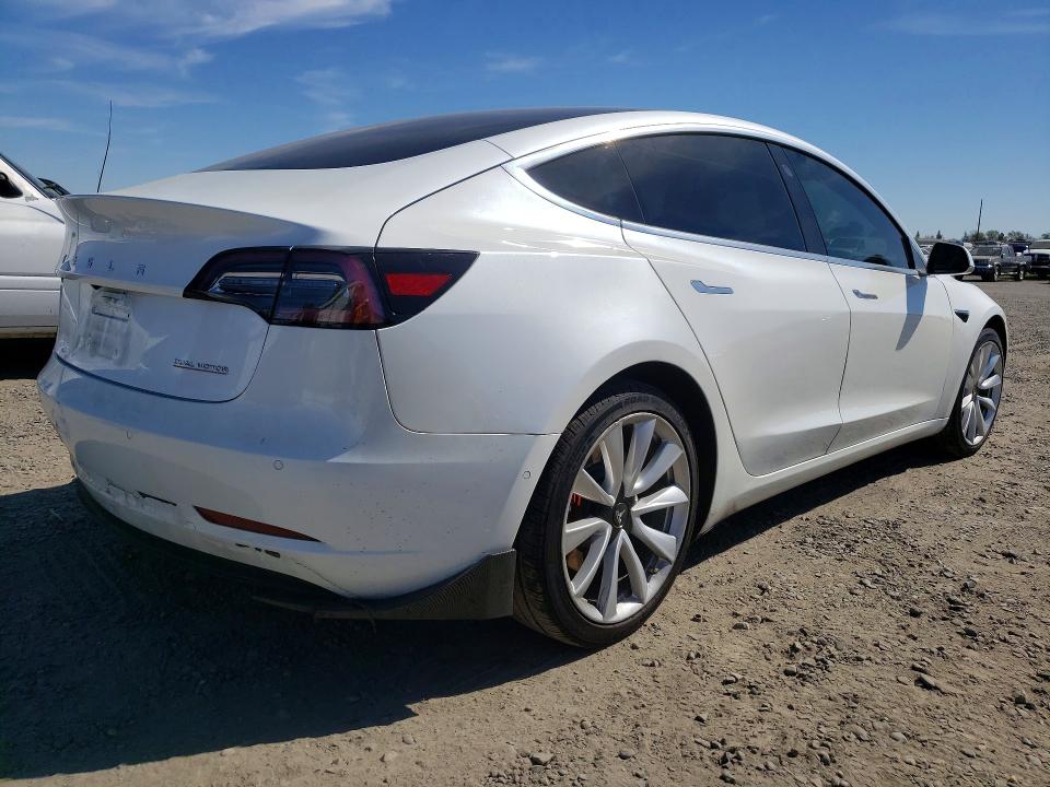 45813286 :رقم المزاد ، 5YJ3E1EB4KF437261 vin ، 2019 Tesla Model 3 مزاد بيع