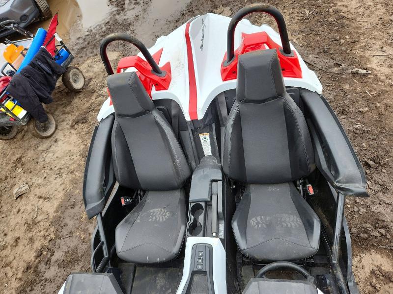 46300496 :رقم المزاد ، 57XAATHD0M8141496 vin ، 2021 Polaris Slingshot مزاد بيع