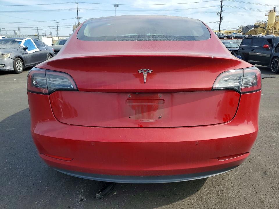 47839606 :رقم المزاد ، 5YJ3E1EA2JF049242 vin ، 2018 Tesla Model 3 مزاد بيع