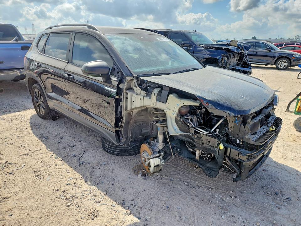 46873986 :رقم المزاد ، 3VVDX7B27NM011622 vin ، 2022 Volkswagen Taos مزاد بيع